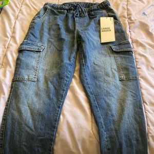 Cargo jogger pants Size 4/6 Never worn !!